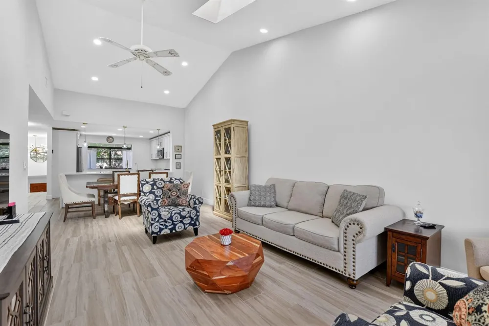 7917 LA MIRADA DRIVE Boca Raton, FL 33433