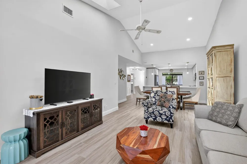 7917 LA MIRADA DRIVE Boca Raton, FL 33433
