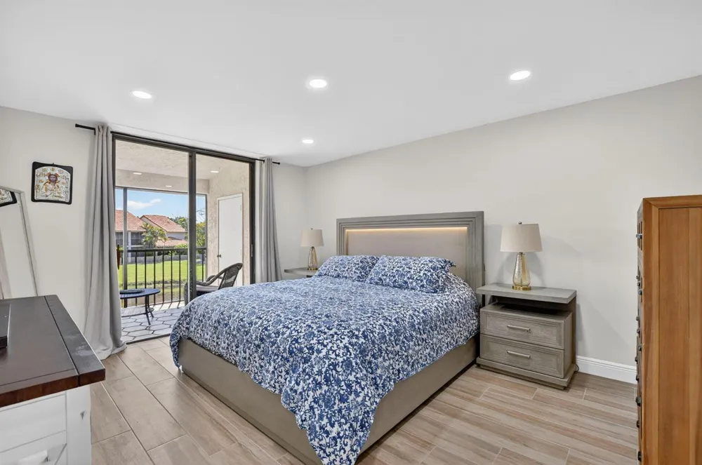 7917 LA MIRADA DRIVE Boca Raton, FL 33433