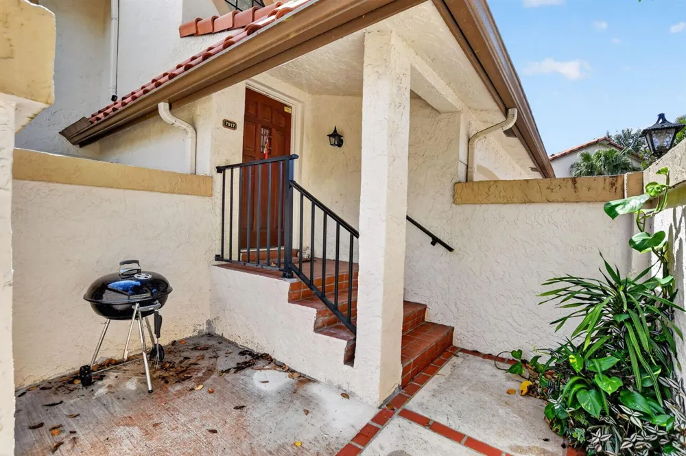 7917 LA MIRADA DRIVE Boca Raton, FL 33433