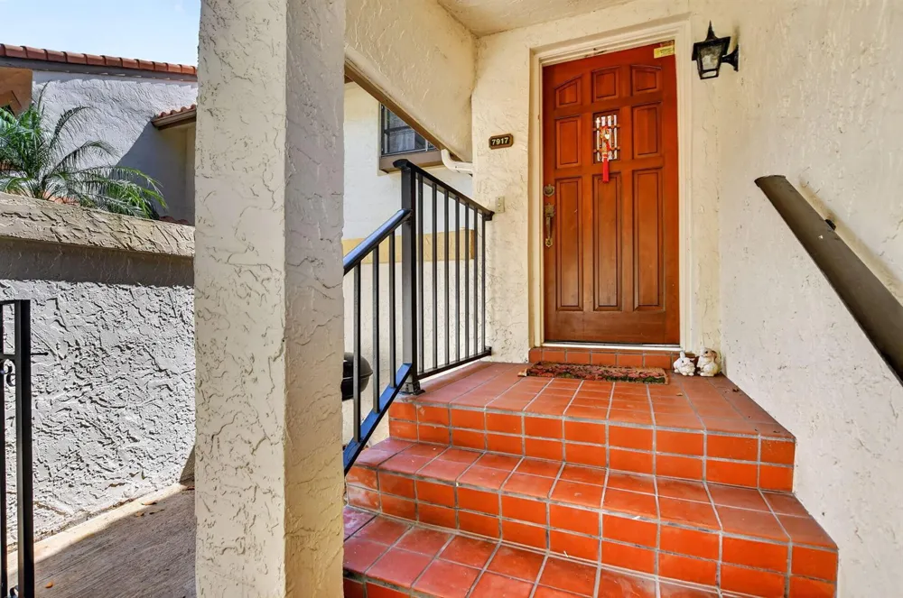 7917 LA MIRADA DRIVE Boca Raton, FL 33433