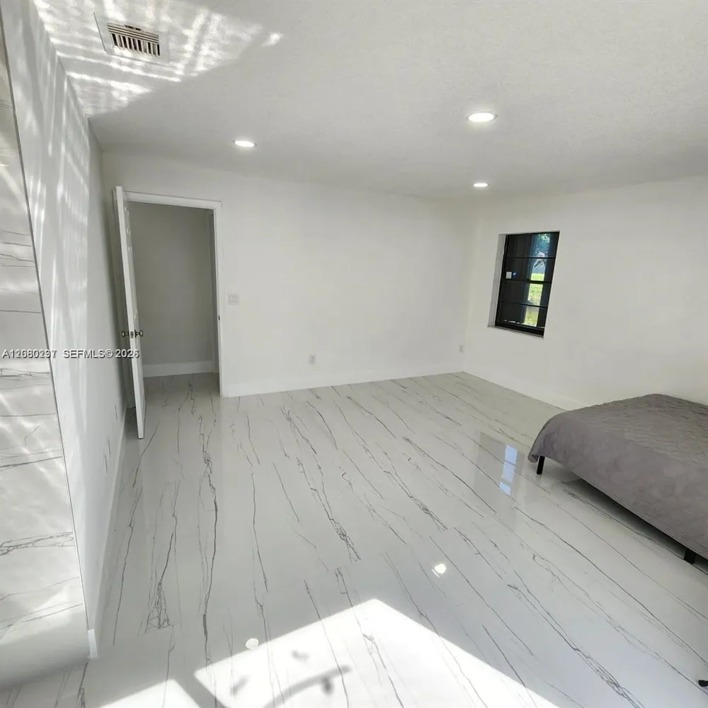 9088 SW 22nd St #E Boca Raton, FL 33428
