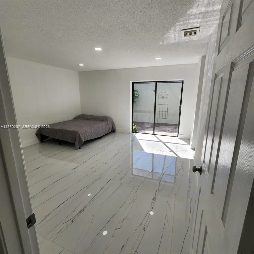 9088 SW 22nd St #E Boca Raton, FL 33428