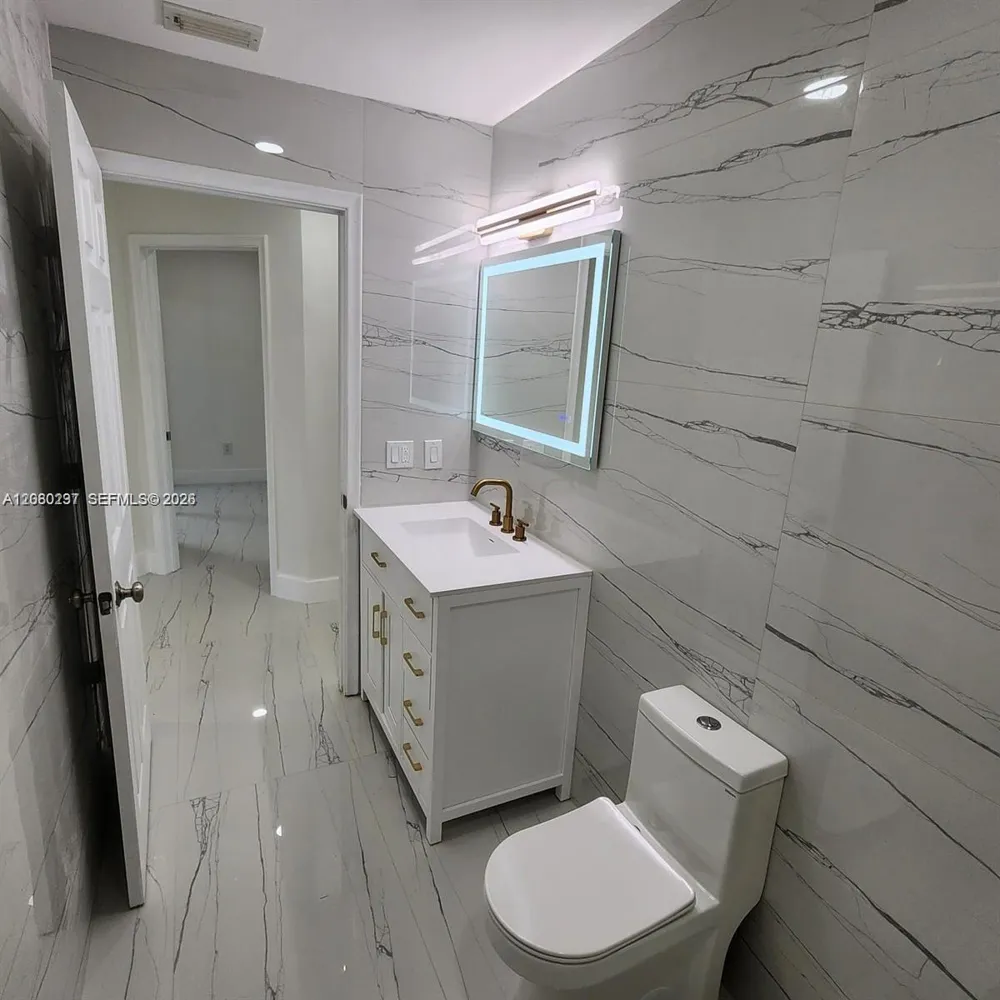 9088 SW 22nd St #E Boca Raton, FL 33428