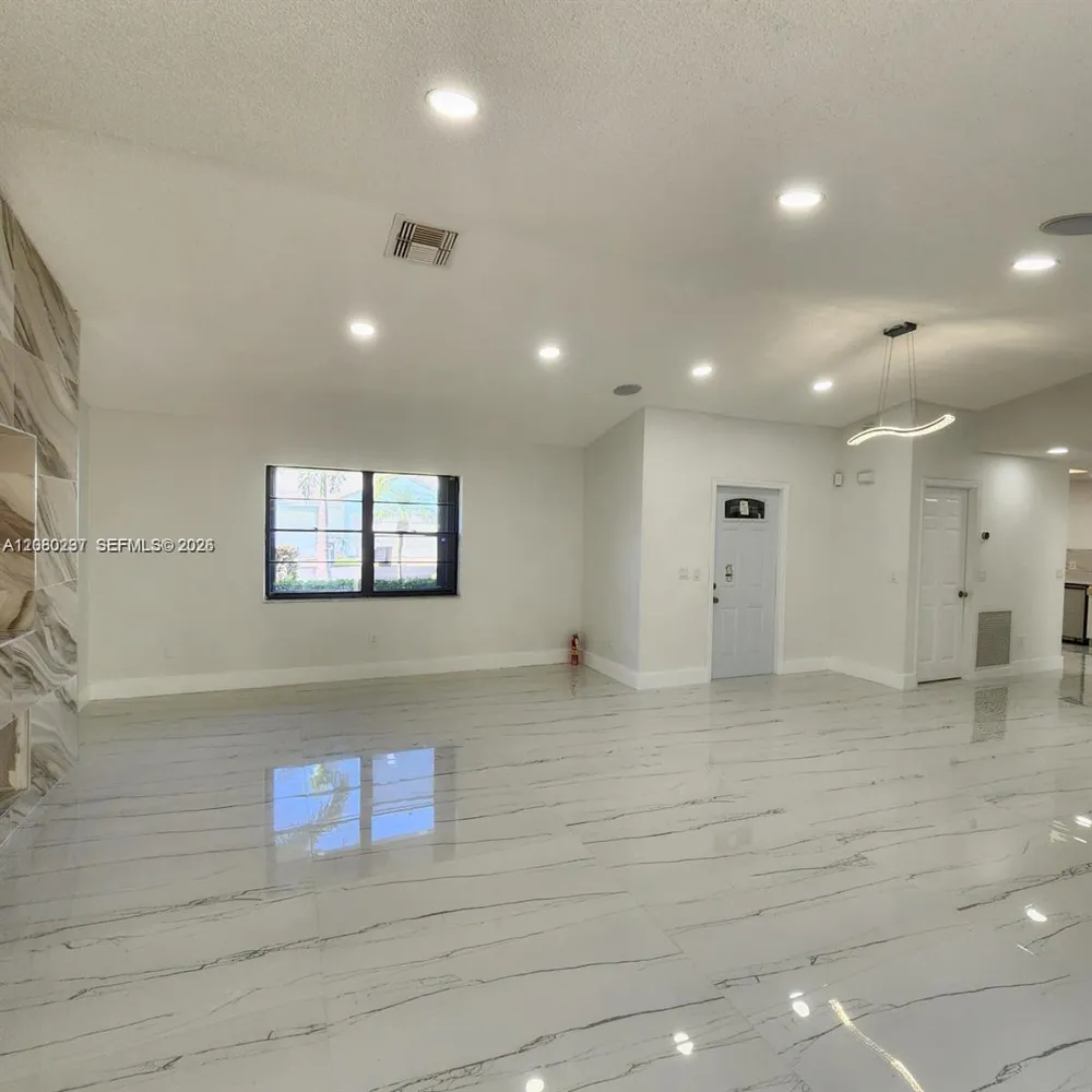 9088 SW 22nd St #E Boca Raton, FL 33428
