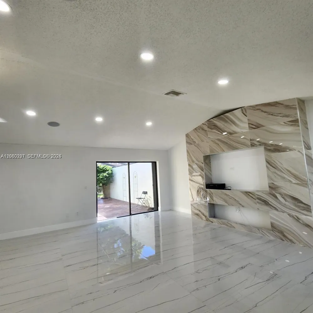 9088 SW 22nd St #E Boca Raton, FL 33428