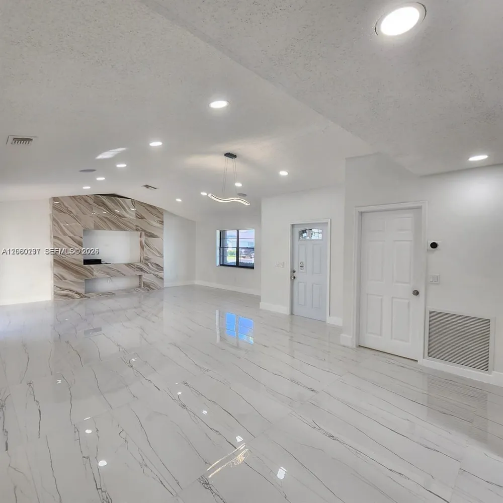 9088 SW 22nd St #E Boca Raton, FL 33428