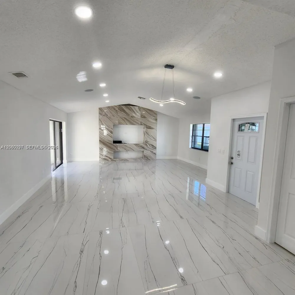 9088 SW 22nd St #E Boca Raton, FL 33428