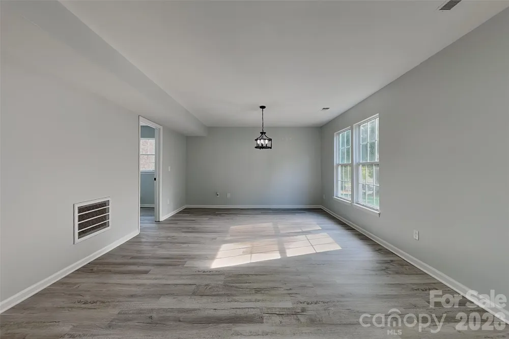 9428 White Cedar Court Charlotte, NC 28213