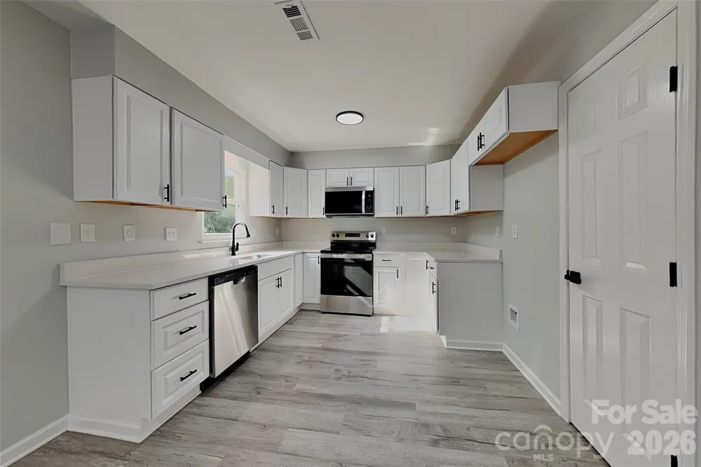 9428 White Cedar Court Charlotte, NC 28213
