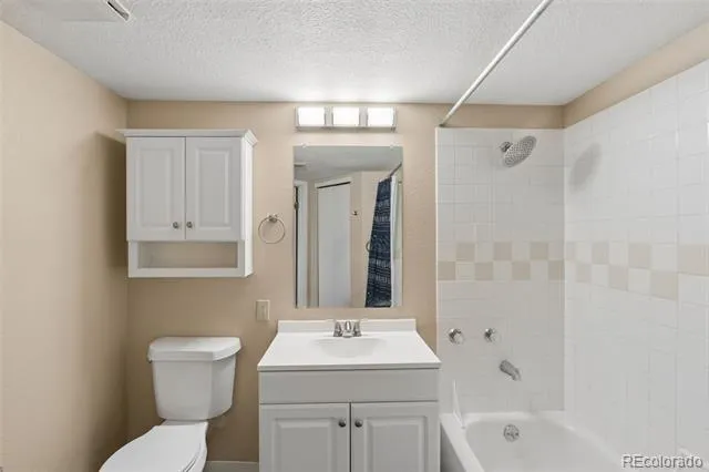 2147 Denton Grove #102 Colorado Springs, CO 80919