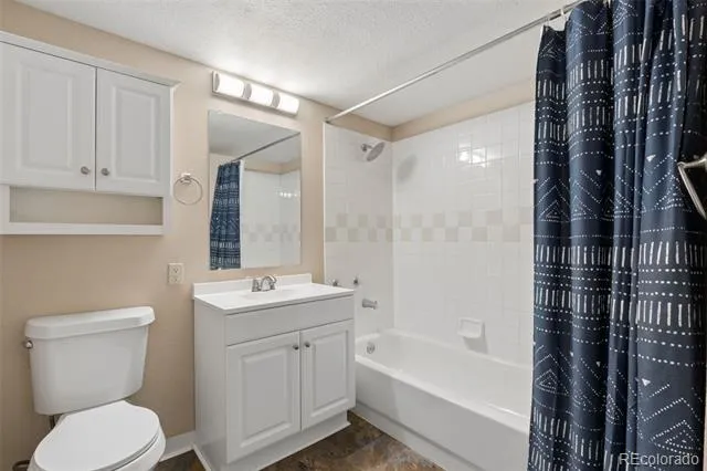 2147 Denton Grove #102 Colorado Springs, CO 80919