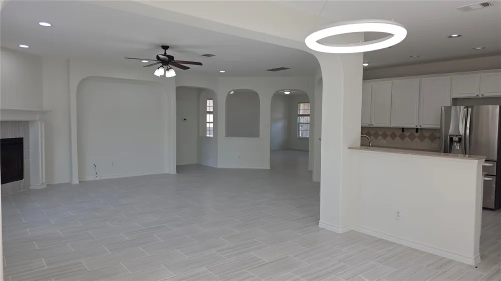 606 Port Royale Way Euless, TX 76039