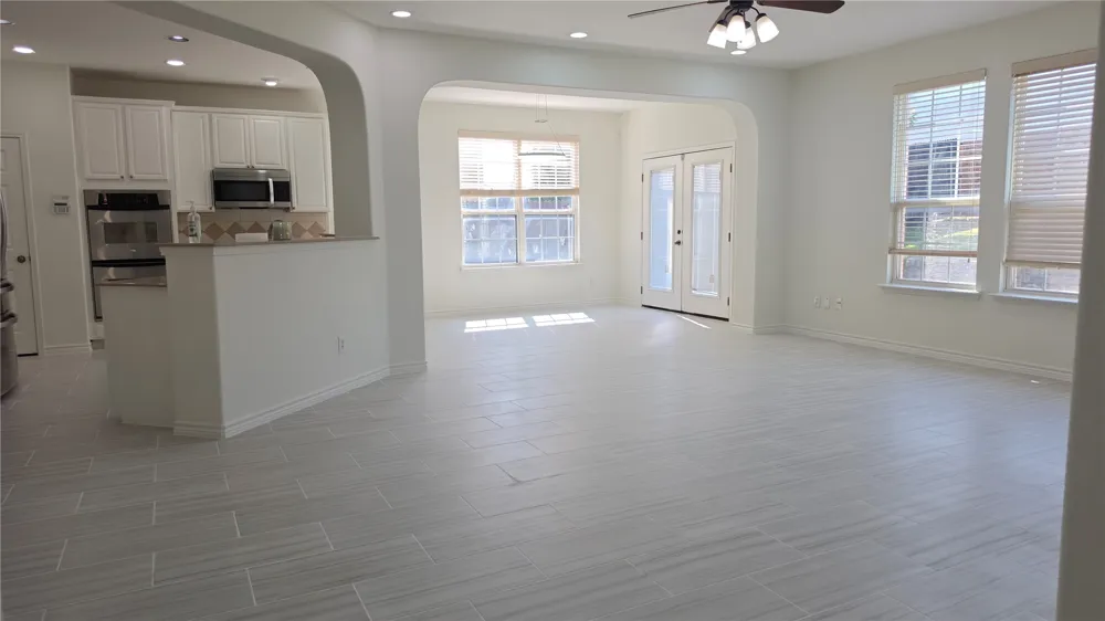 606 Port Royale Way Euless, TX 76039