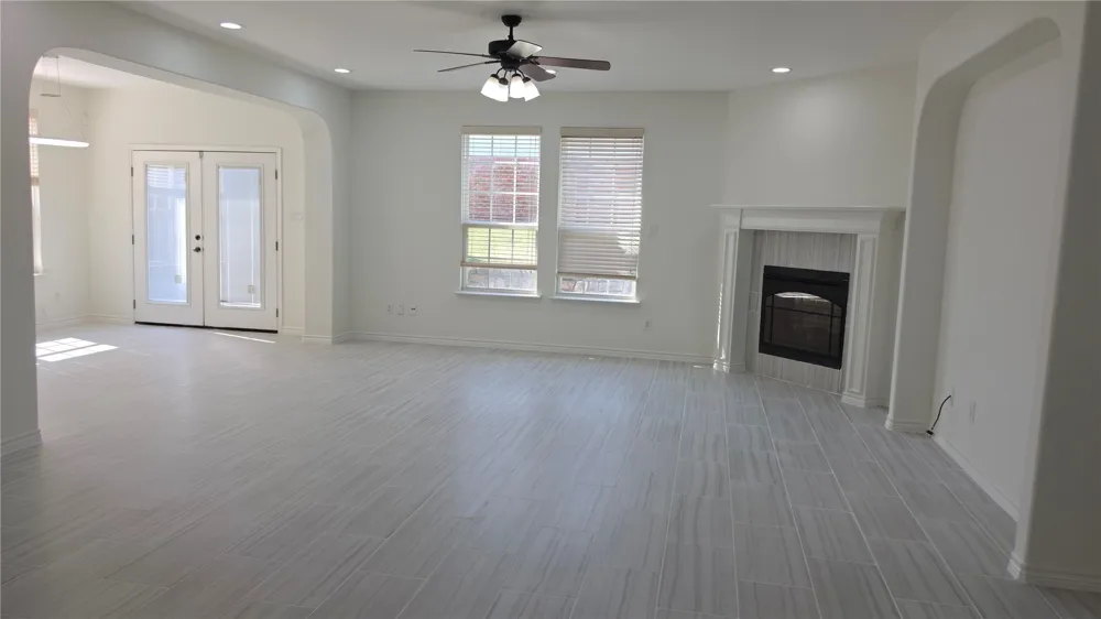 606 Port Royale Way Euless, TX 76039
