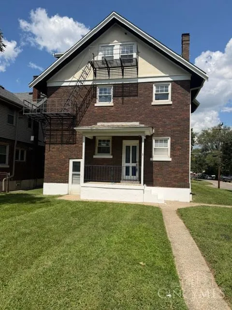 141 Nansen Street Cincinnati, OH 45216