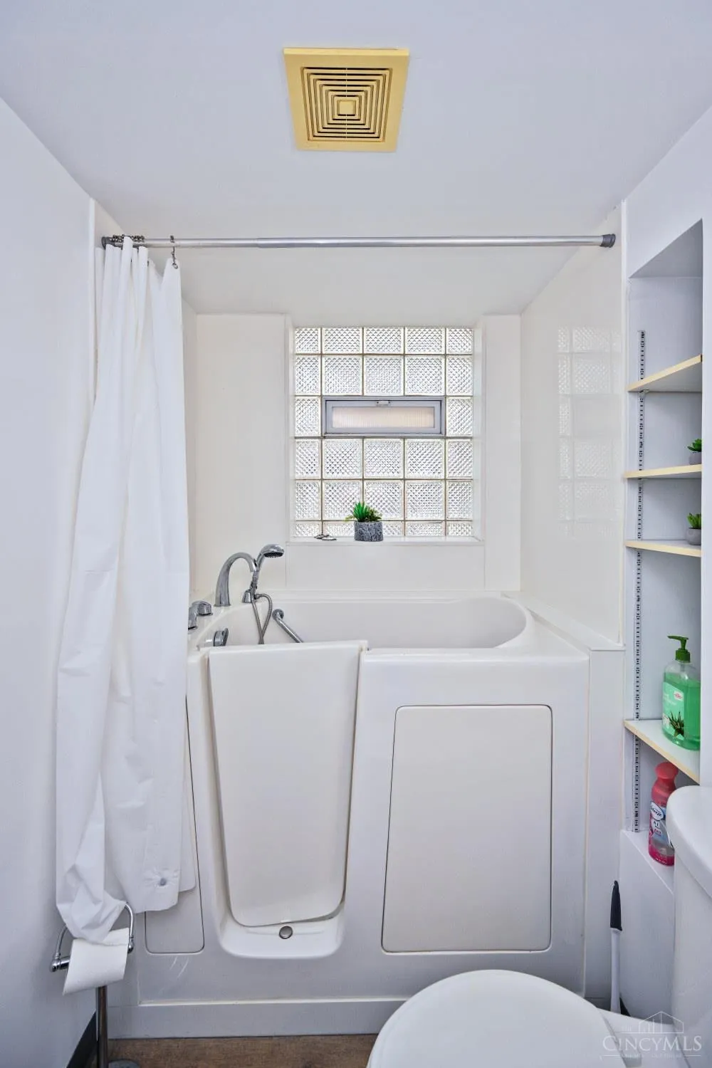 141 Nansen Street Cincinnati, OH 45216