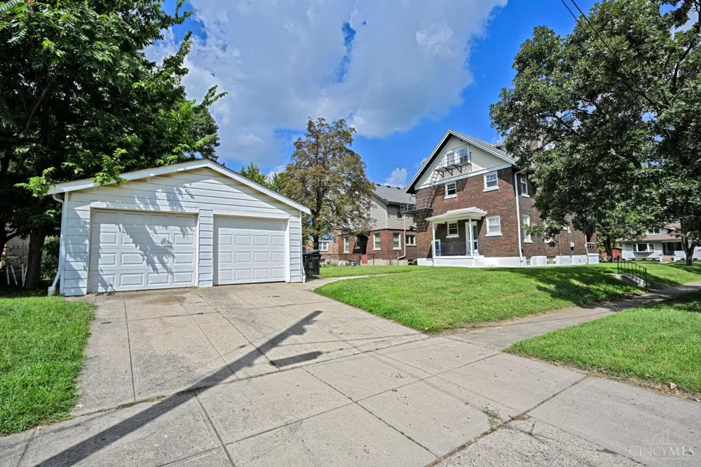 141 Nansen Street Cincinnati, OH 45216