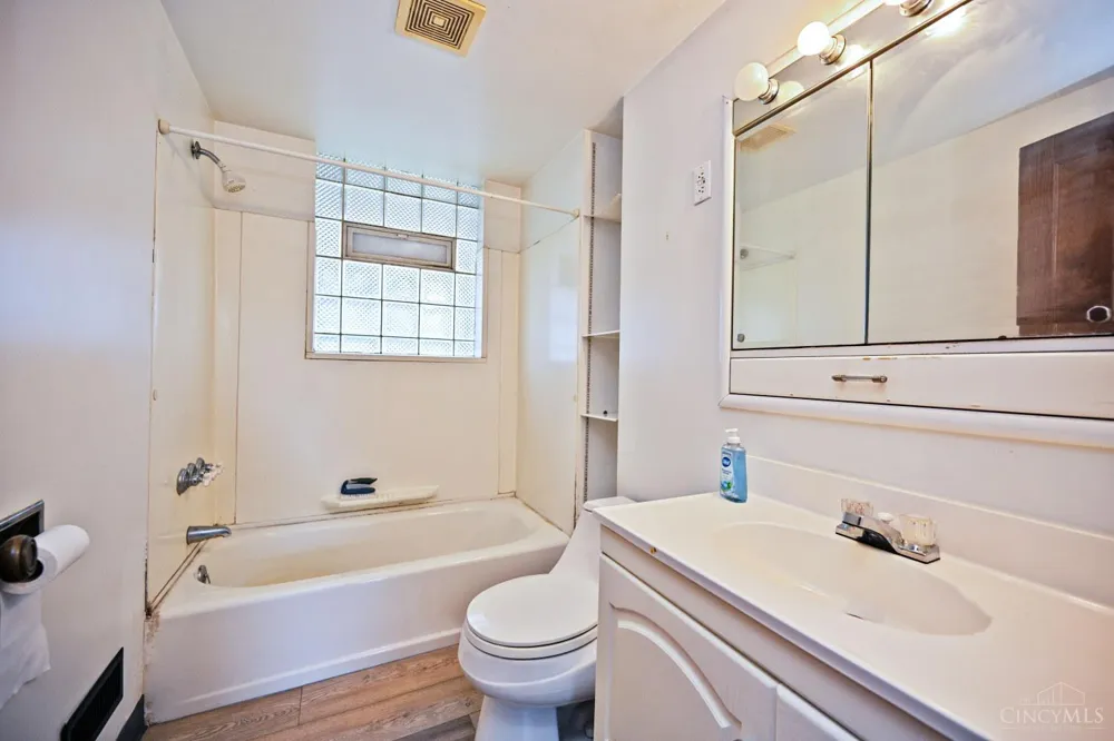 141 Nansen Street Cincinnati, OH 45216