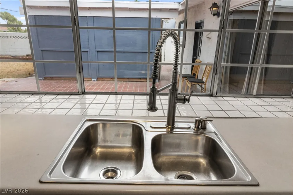 561 Bonita Avenue Las Vegas, NV 89104