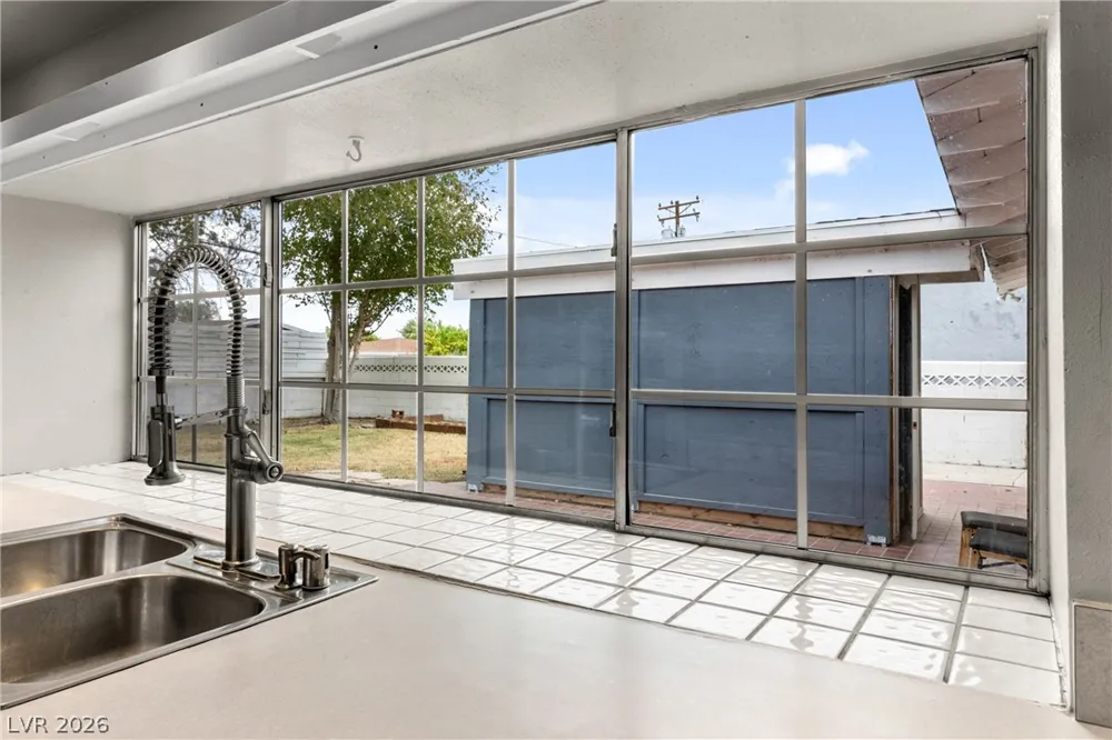 561 Bonita Avenue Las Vegas, NV 89104