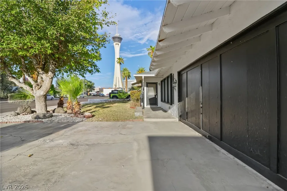 561 Bonita Avenue Las Vegas, NV 89104
