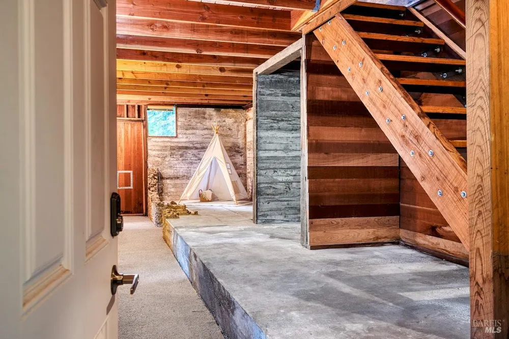 21684 Starrett Hill Drive Monte Rio, CA 95462