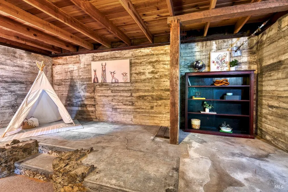 21684 Starrett Hill Drive Monte Rio, CA 95462