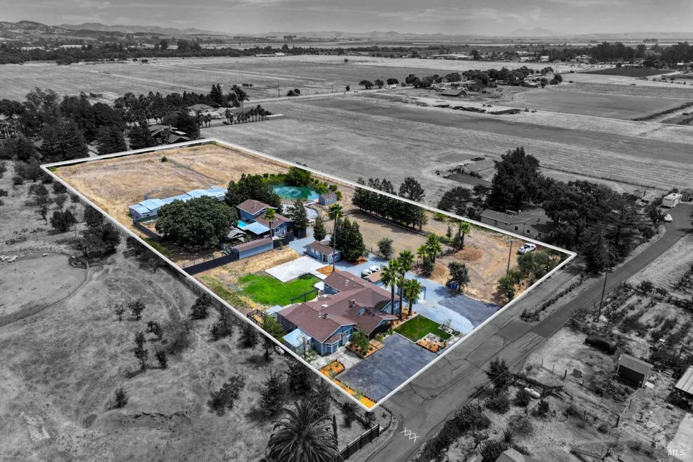 1311 E Bonness Road Sonoma, CA 95476