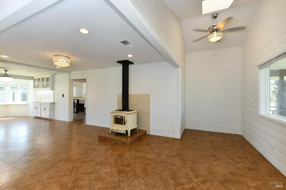1311 E Bonness Road Sonoma, CA 95476