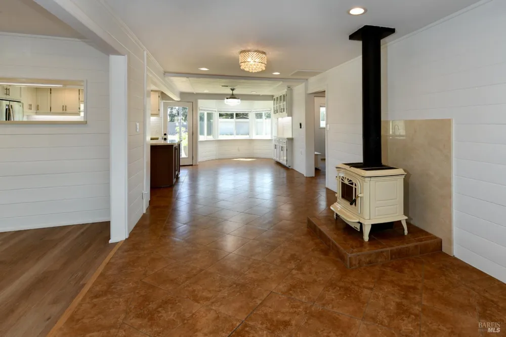 1311 E Bonness Road Sonoma, CA 95476
