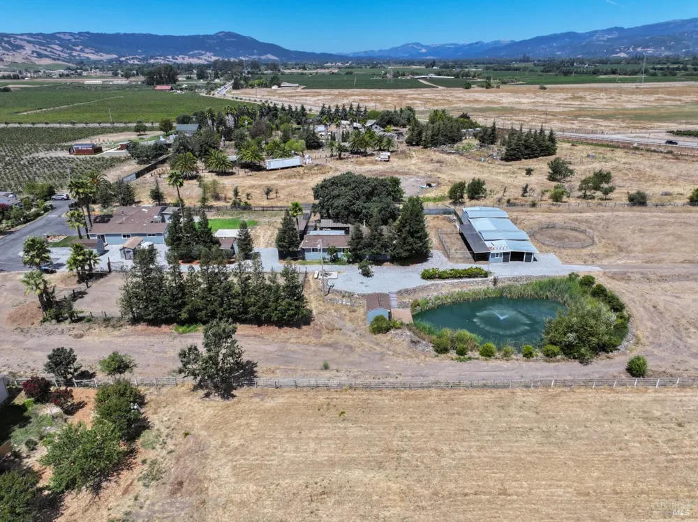 1311 E Bonness Road Sonoma, CA 95476