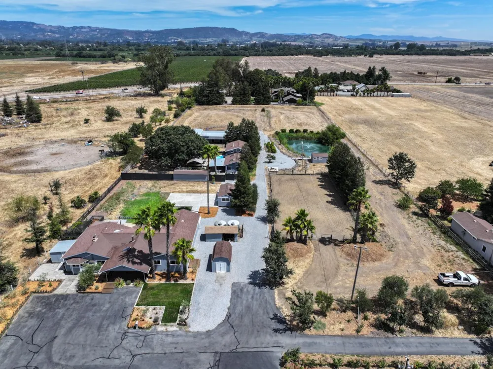 1311 E Bonness Road Sonoma, CA 95476