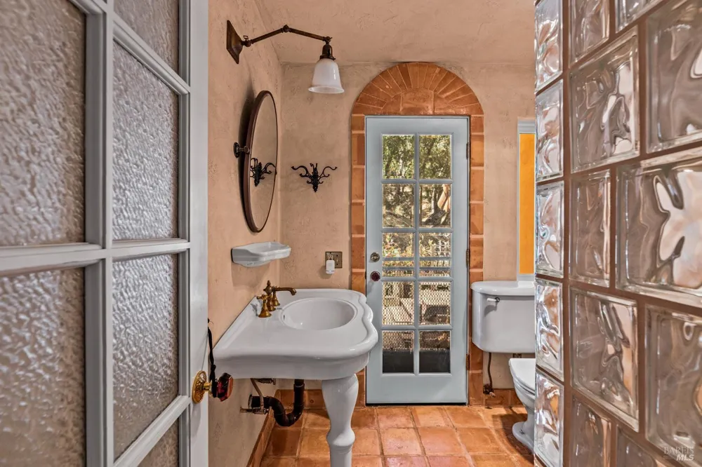 2145 NW Mount Veeder Road Napa, CA 94558