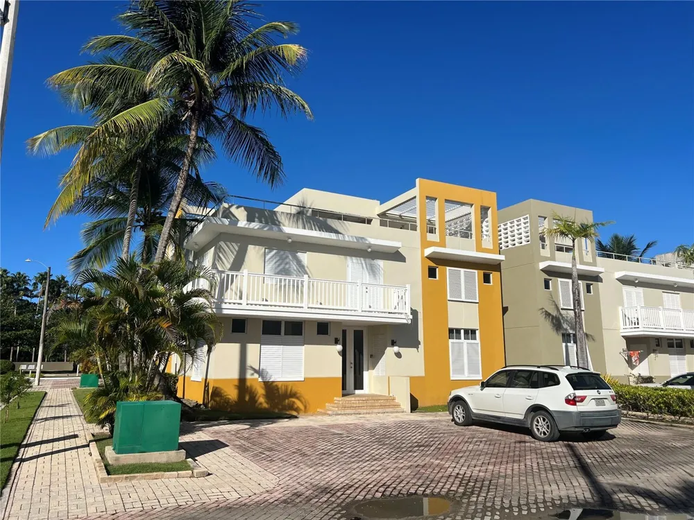 S-1 OCEAN BLUE DRIVE Vega Alta, PR 00692
