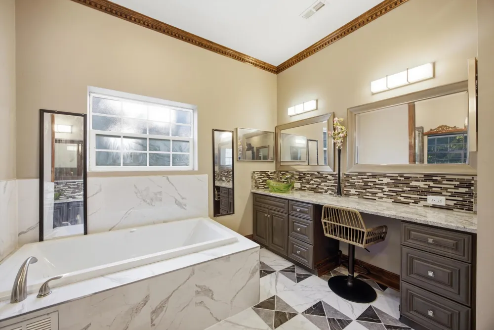 Address Not Shown Ooltewah, TN 37363