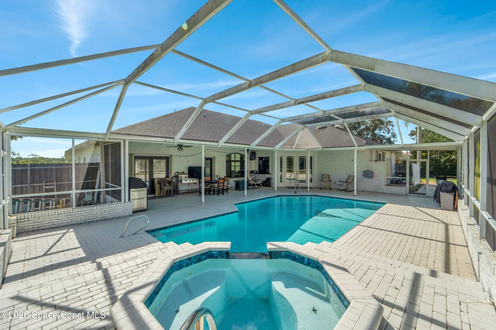 8710 Lake Ridge Drive Grant-Valkaria, FL 32909