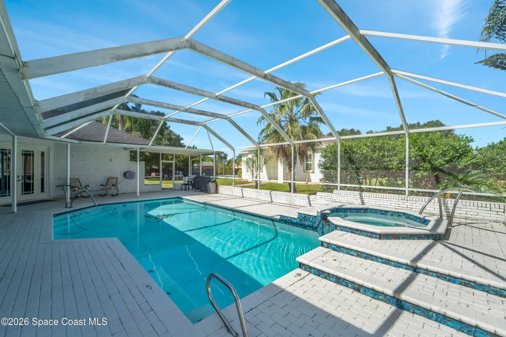 8710 Lake Ridge Drive Grant-Valkaria, FL 32909