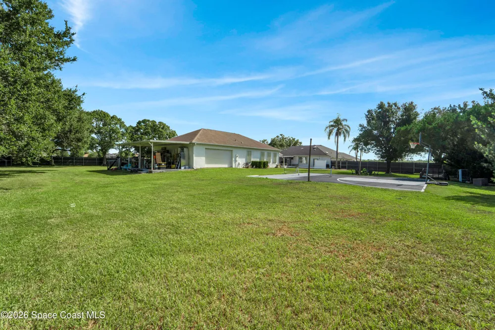 8710 Lake Ridge Drive Grant-Valkaria, FL 32909