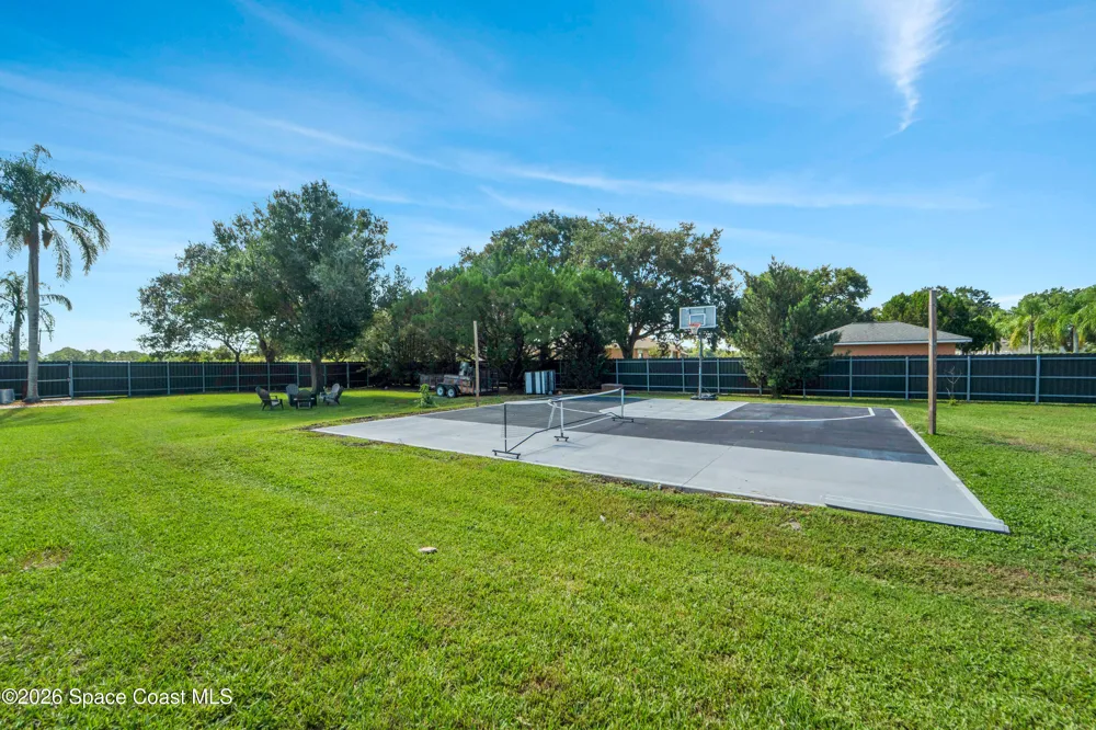 8710 Lake Ridge Drive Grant-Valkaria, FL 32909