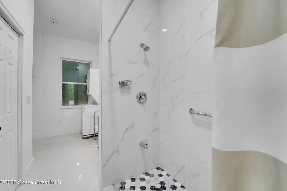 8710 Lake Ridge Drive Grant-Valkaria, FL 32909