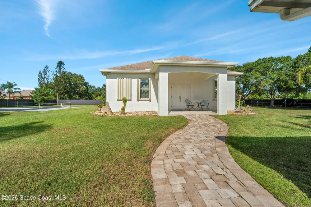 8710 Lake Ridge Drive Grant-Valkaria, FL 32909