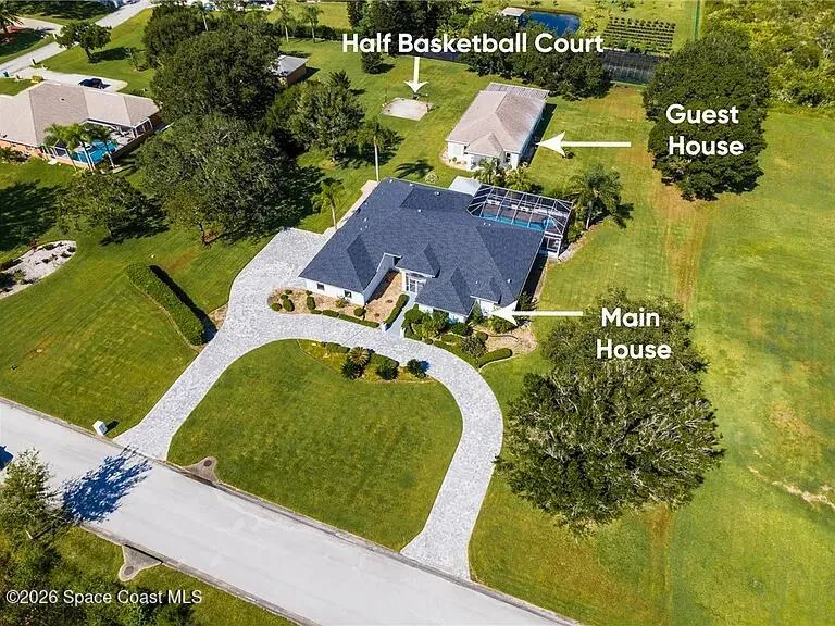 8710 Lake Ridge Drive Grant-Valkaria, FL 32909