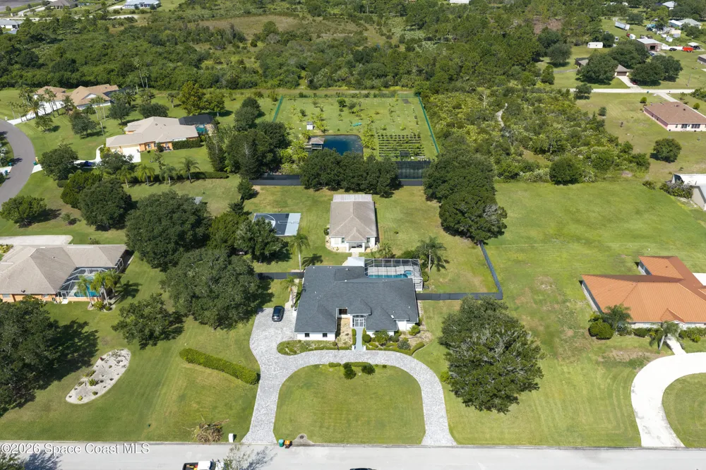 8710 Lake Ridge Drive Grant-Valkaria, FL 32909