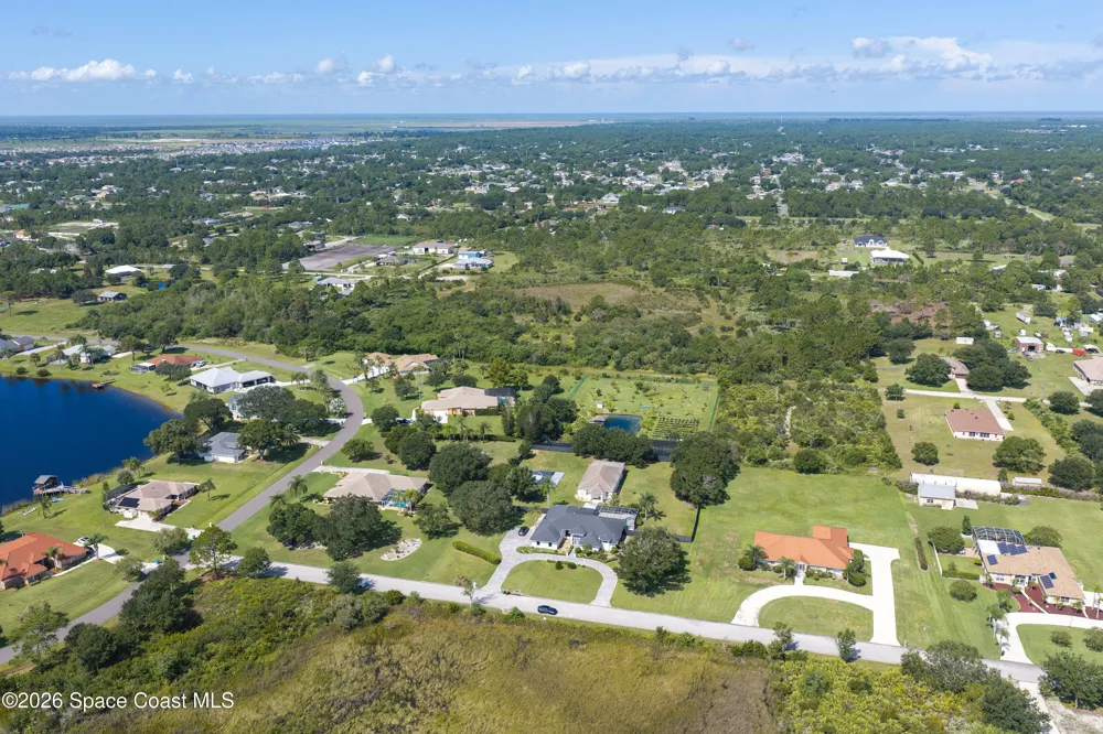 8710 Lake Ridge Drive Grant-Valkaria, FL 32909