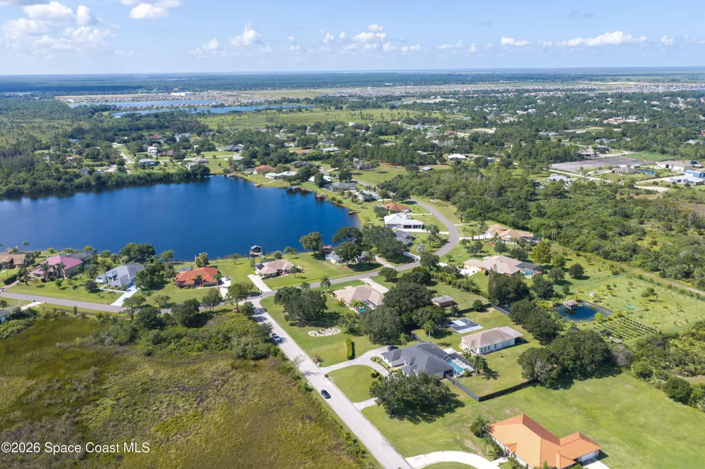 8710 Lake Ridge Drive Grant-Valkaria, FL 32909