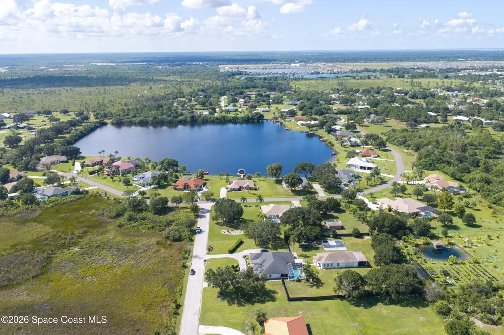 8710 Lake Ridge Drive Grant-Valkaria, FL 32909