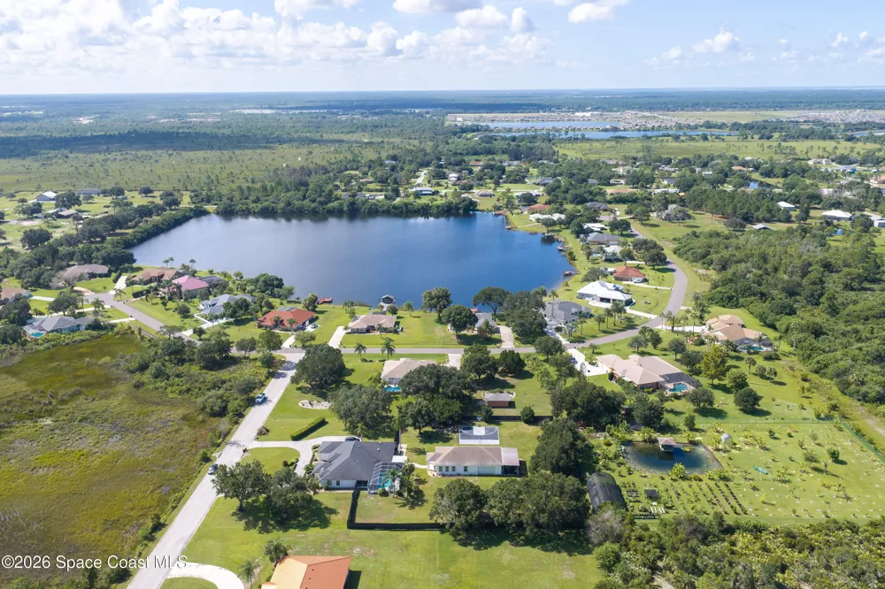 8710 Lake Ridge Drive Grant-Valkaria, FL 32909