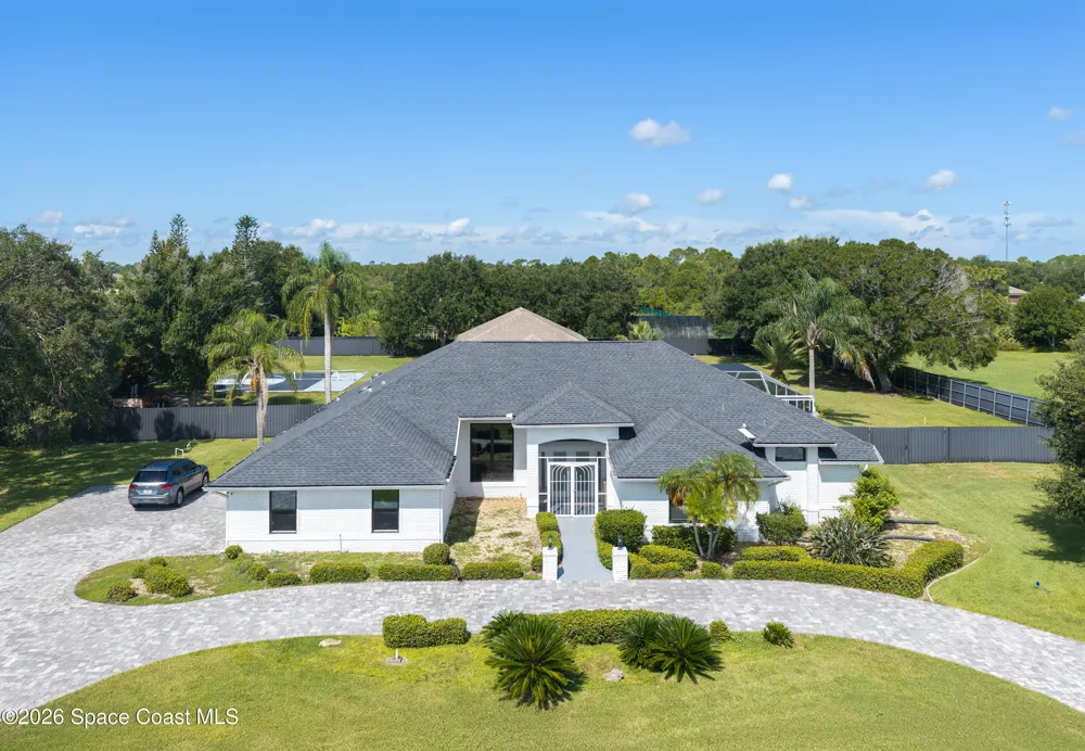 8710 Lake Ridge Drive Grant-Valkaria, FL 32909
