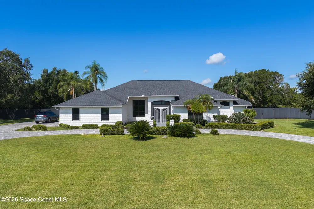 8710 Lake Ridge Drive Grant-Valkaria, FL 32909